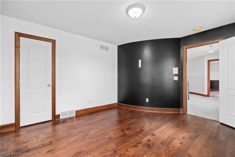 6232 Oak Point Lorain OH 44053