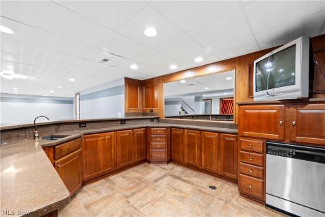 6232 Oak Point Lorain OH 44053