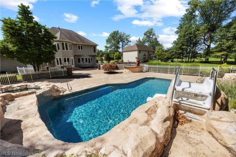 6232 Oak Point Lorain OH 44053
