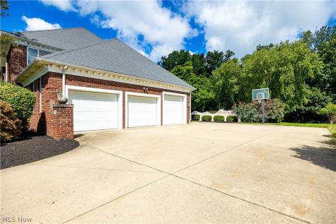 6232 Oak Point Lorain OH 44053