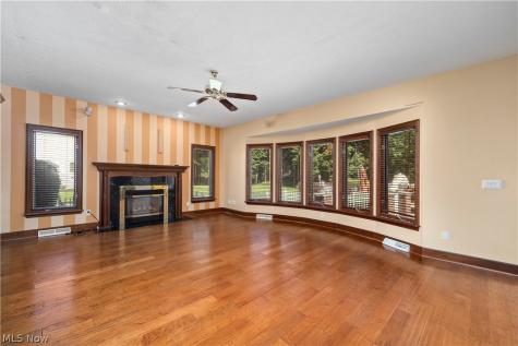 6232 Oak Point Lorain OH 44053