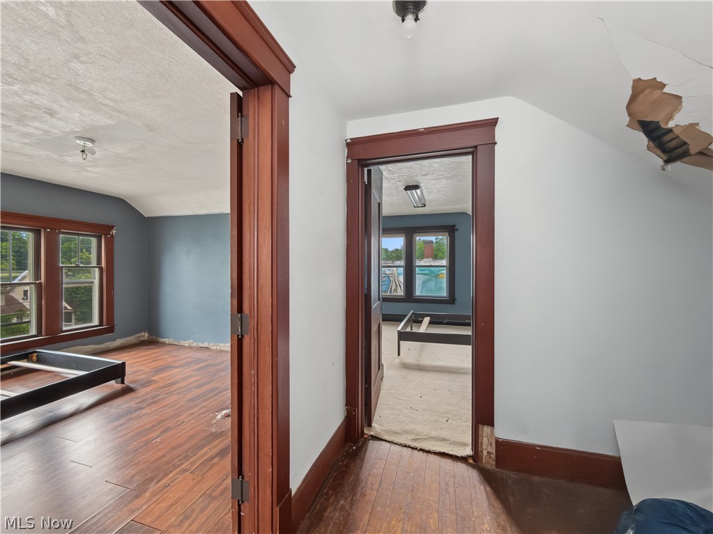 851 Tod Avenue NW Warren OH 44485