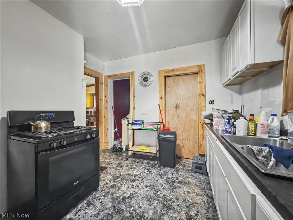 851 Tod Avenue NW Warren OH 44485