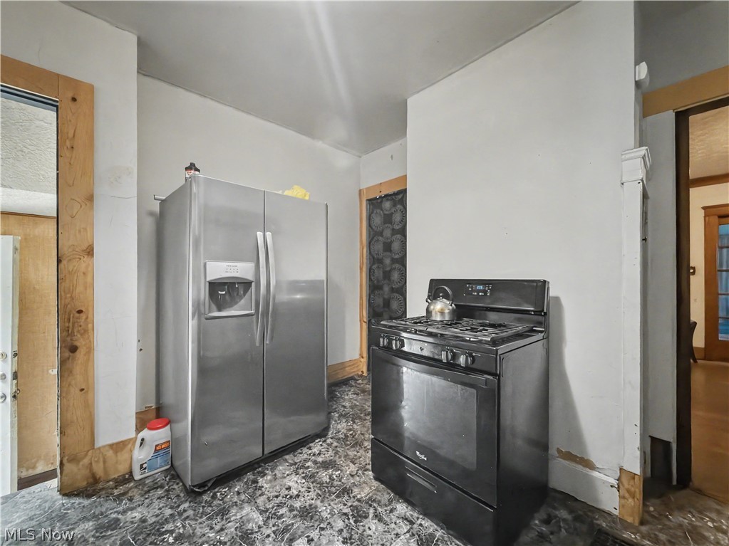 851 Tod Avenue NW Warren OH 44485