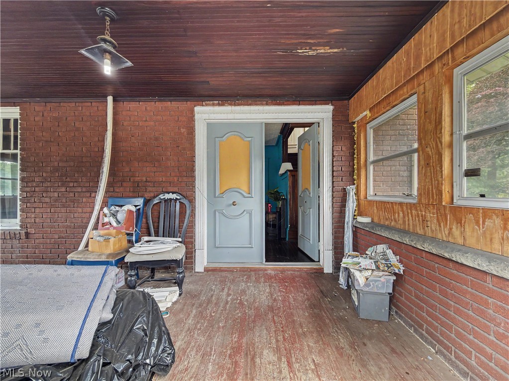 851 Tod Avenue NW Warren OH 44485