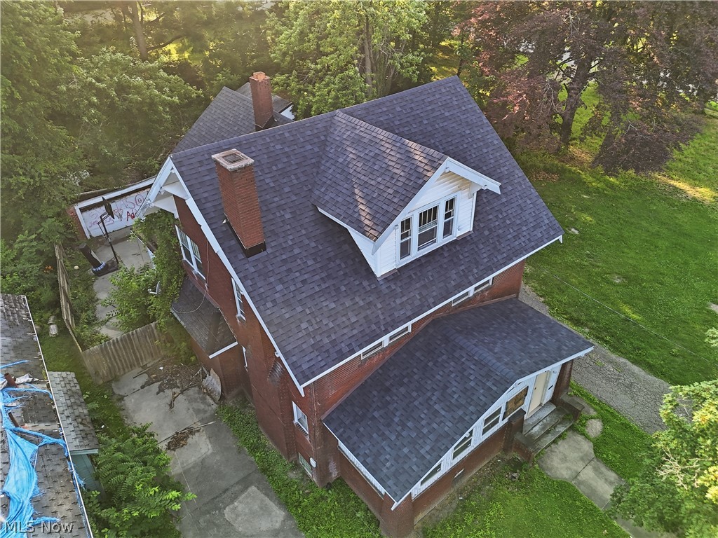 851 Tod Avenue NW Warren OH 44485