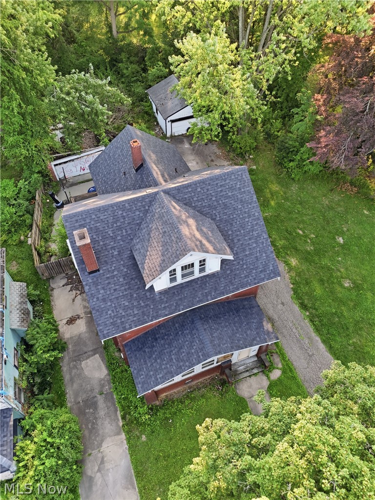 851 Tod Avenue NW Warren OH 44485