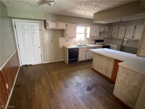 405 Gween Drive Malvern OH 44644