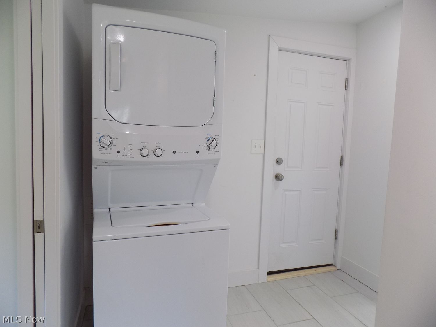1094 Moneta Avenue Aurora OH 44202