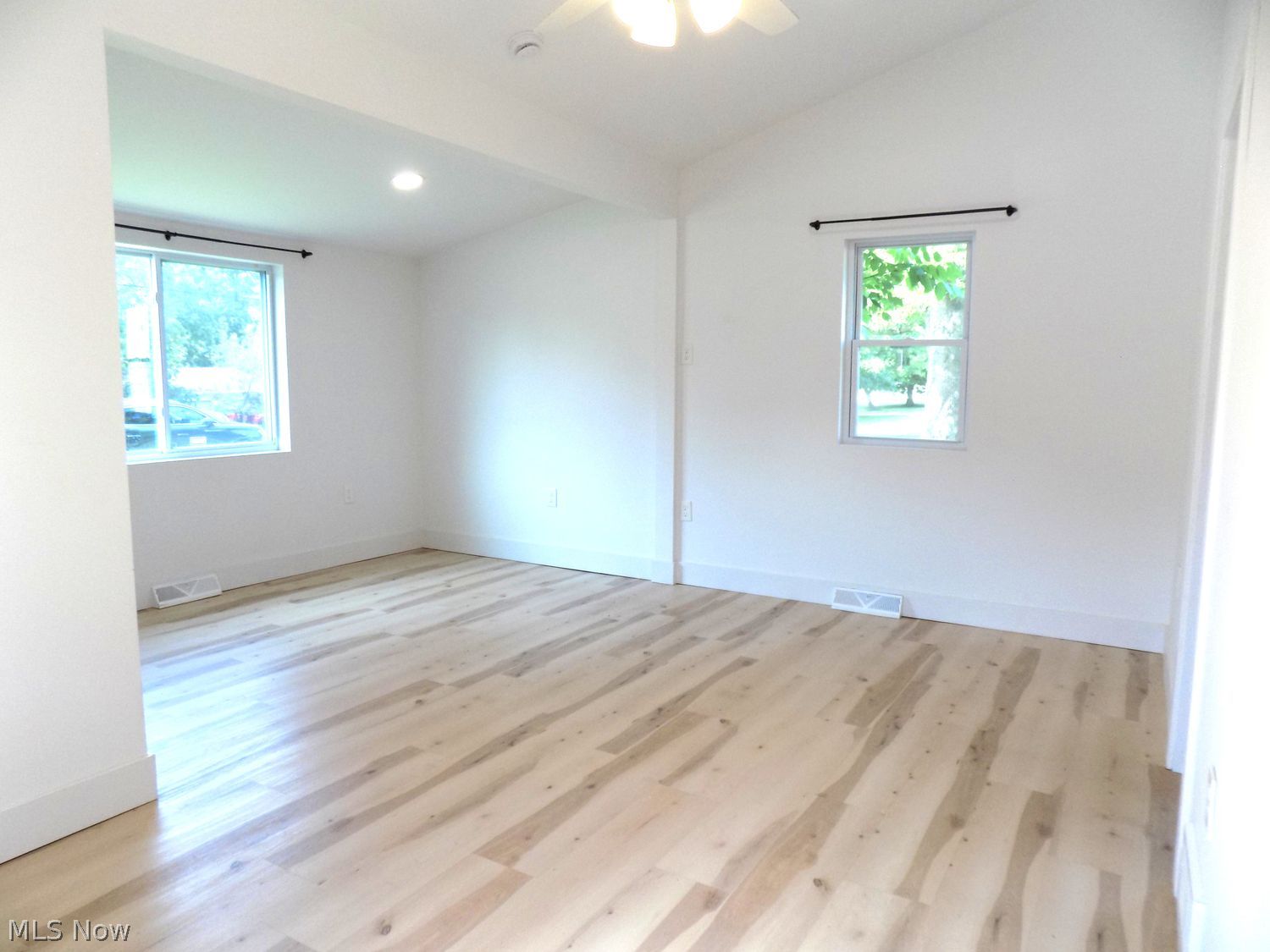1094 Moneta Avenue Aurora OH 44202