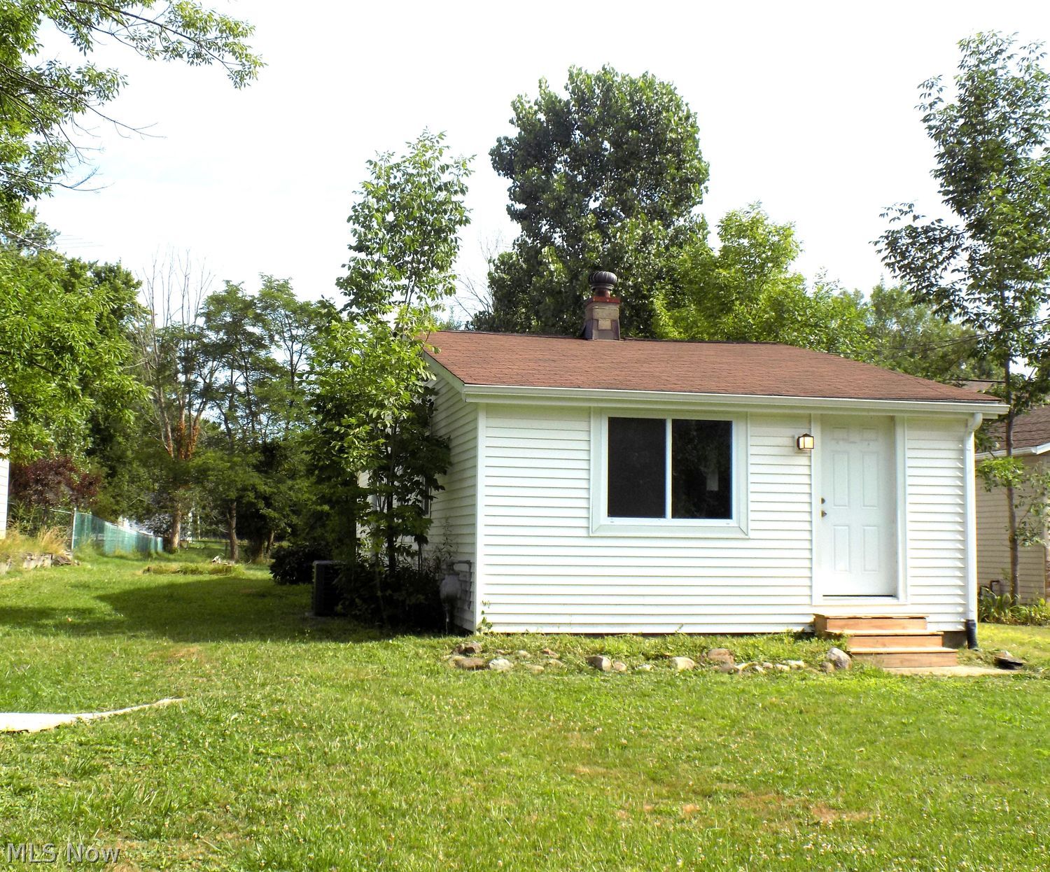 1094 Moneta Avenue Aurora OH 44202