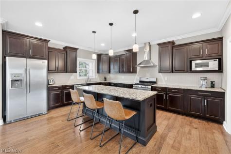 1215 Springbury Drive Uniontown OH 44685