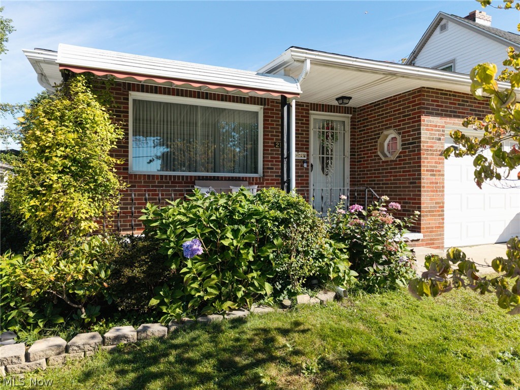 217 Clinton Avenue Akron OH 44301