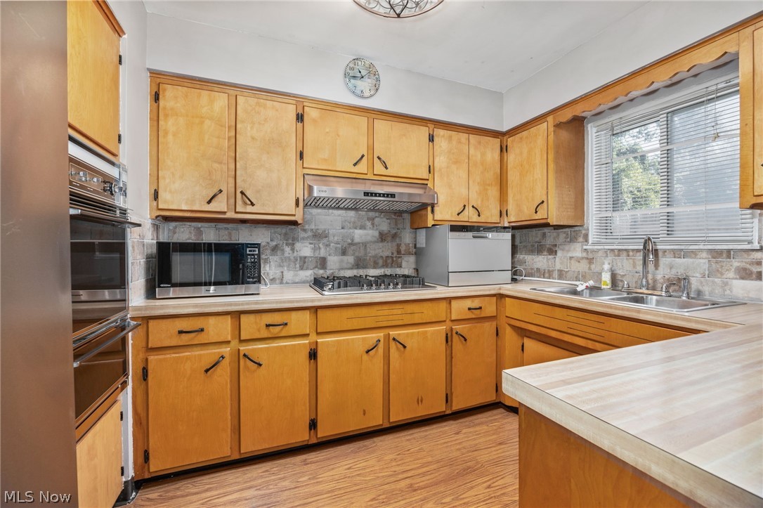217 Clinton Avenue Akron OH 44301