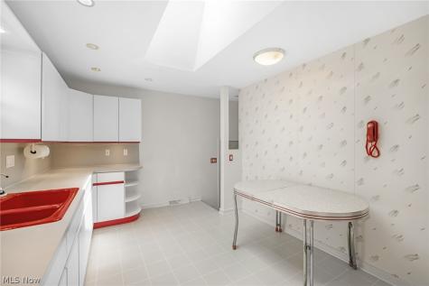 4089 Addison Avenue NE Louisville OH 44641