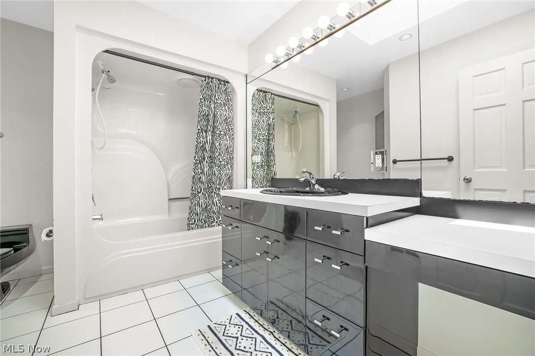 4089 Addison Avenue NE Louisville OH 44641