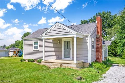 4089 Addison Avenue NE Louisville OH 44641