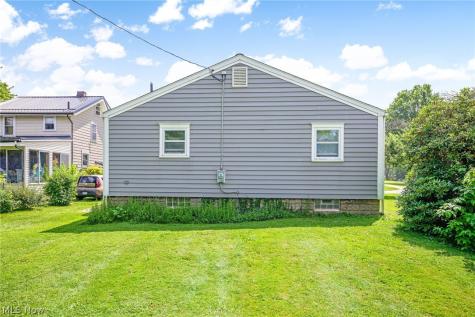 4089 Addison Avenue NE Louisville OH 44641