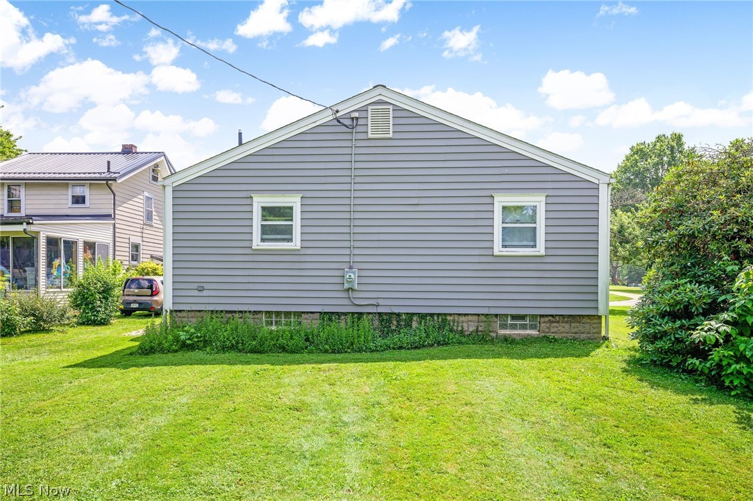 4089 Addison Avenue NE Louisville OH 44641