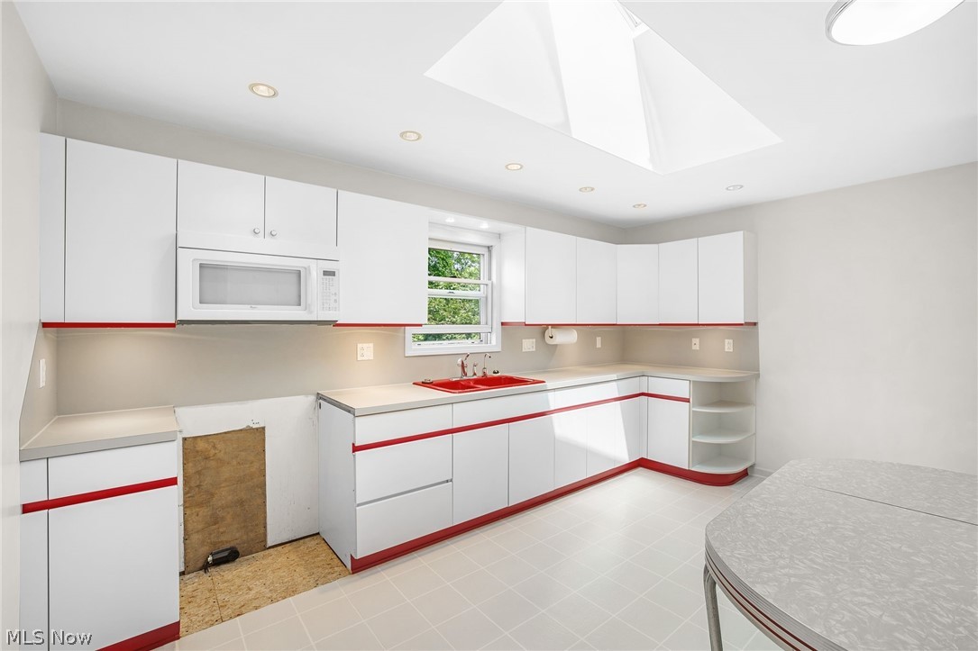 4089 Addison Avenue NE Louisville OH 44641