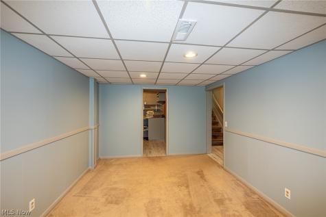 34600 W Sharondale Drive Solon OH 44139