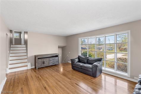 34600 W Sharondale Drive Solon OH 44139