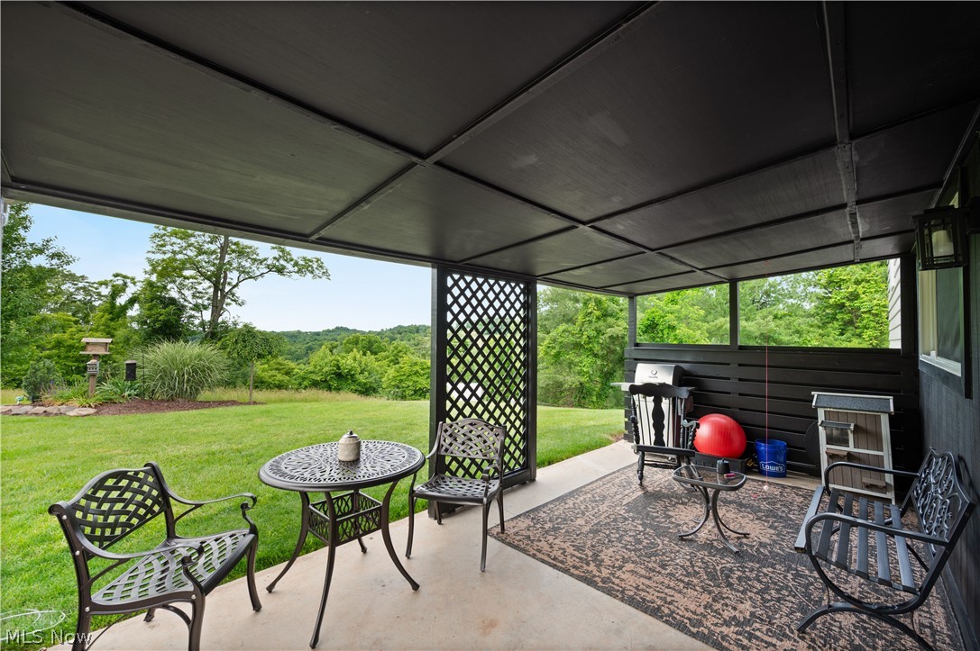 2506 Valley View Drive Belpre OH 45714
