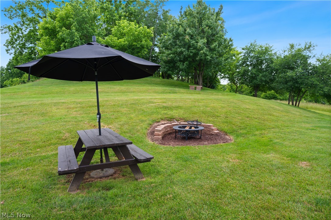 2506 Valley View Drive Belpre OH 45714