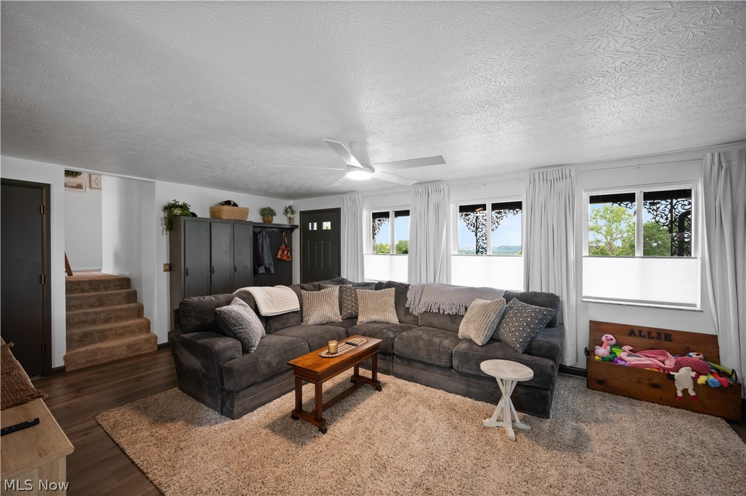 2506 Valley View Drive Belpre OH 45714
