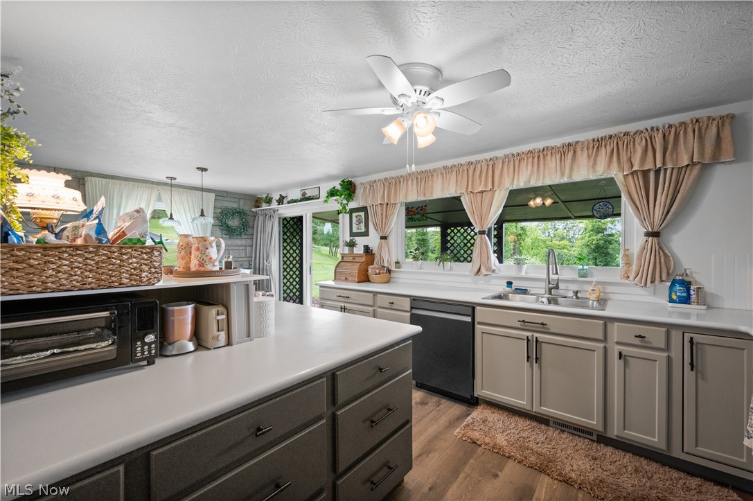2506 Valley View Drive Belpre OH 45714