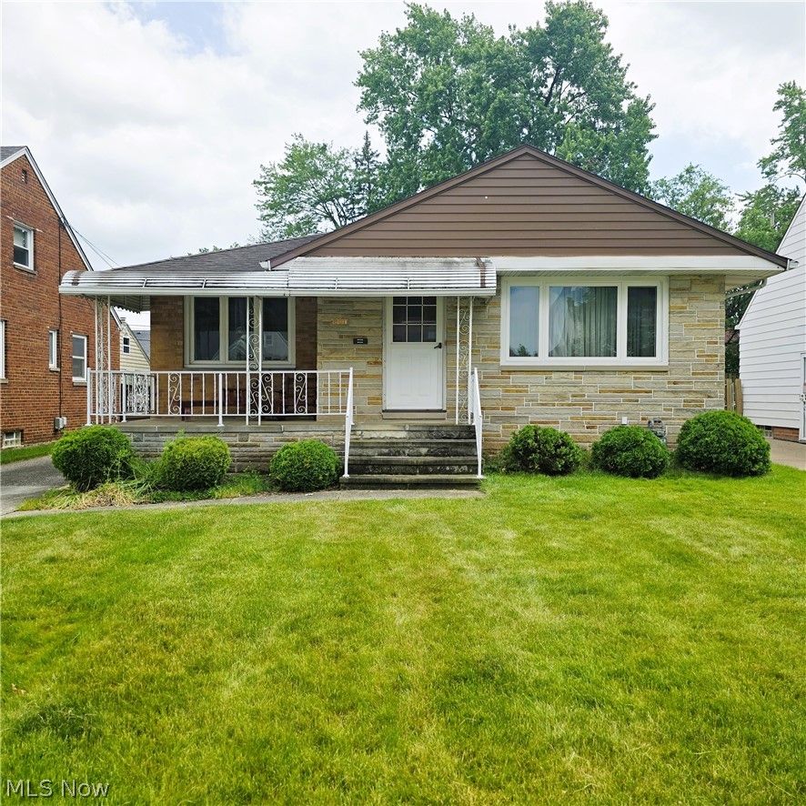 8201 Manorford Drive Parma OH 44129