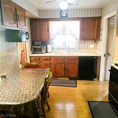 8201 Manorford Drive Parma OH 44129