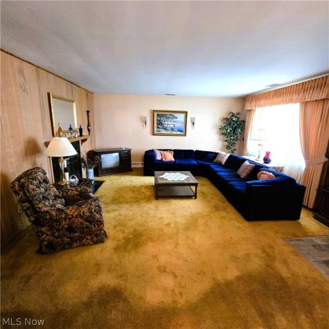 8201 Manorford Drive Parma OH 44129