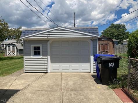 15500 Richard Drive Brook Park OH 44142