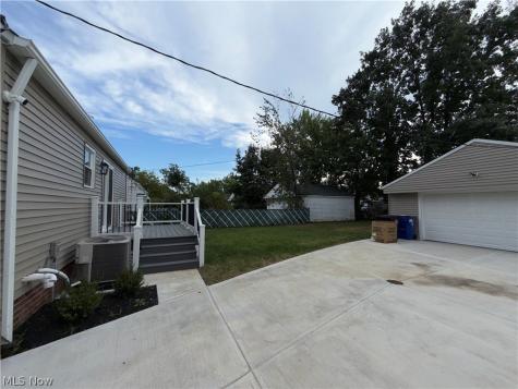 3976 E 190th Street Cleveland OH 44122