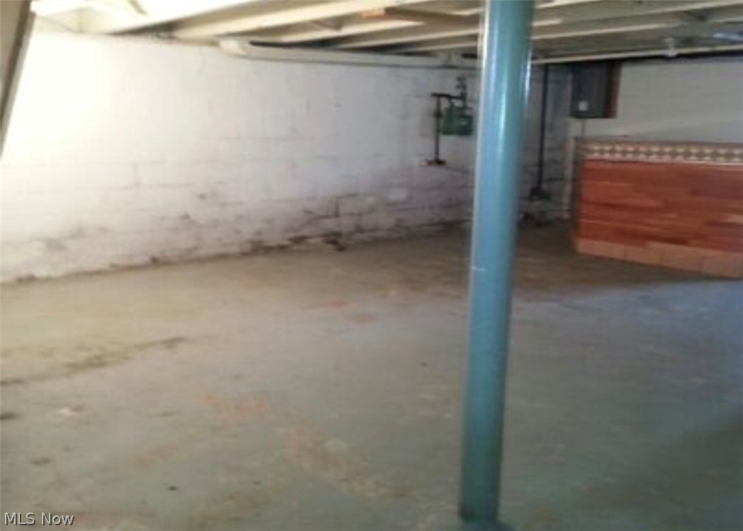 82 Henigan Avenue Barberton OH 44203