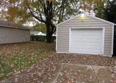 82 Henigan Avenue Barberton OH 44203