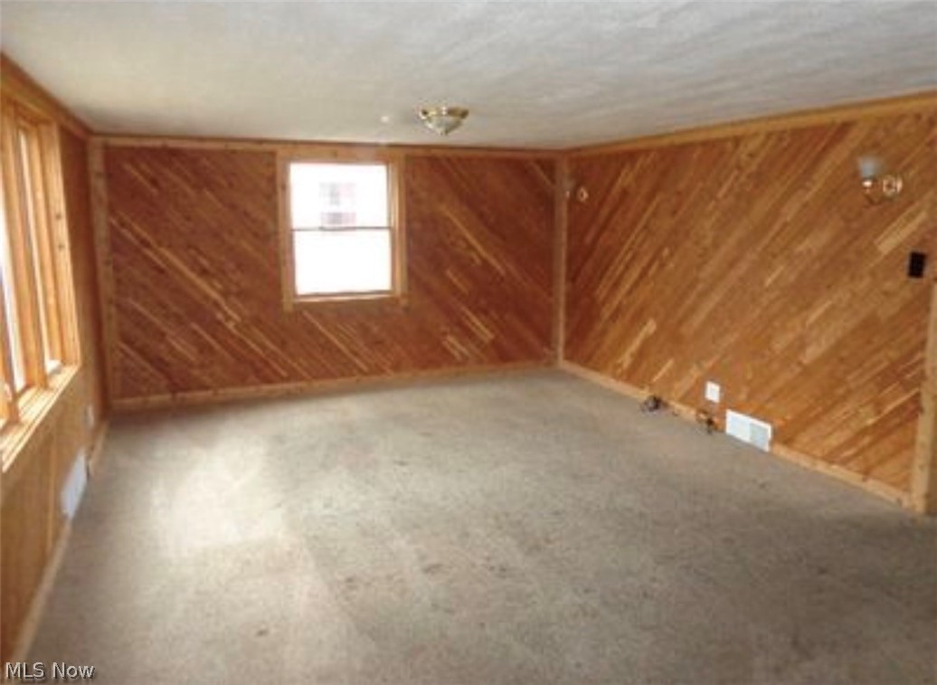 82 Henigan Avenue Barberton OH 44203
