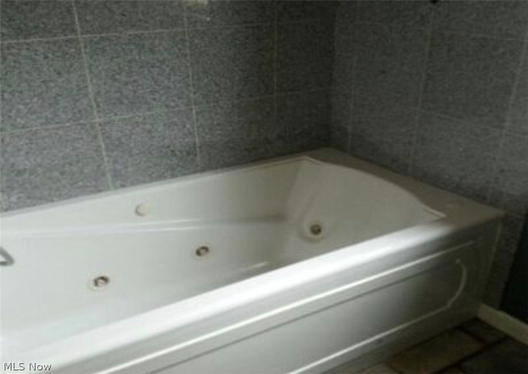 82 Henigan Avenue Barberton OH 44203