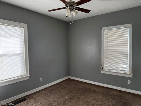 466 N Hazelwood Avenue Youngstown OH 44509