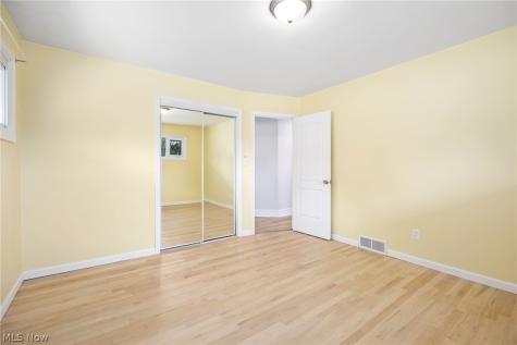 6904 Reid Drive Parma Heights OH 44130