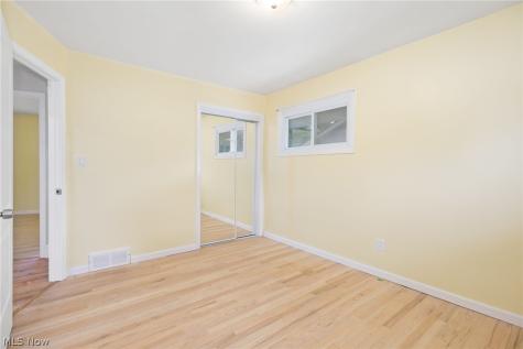 6904 Reid Drive Parma Heights OH 44130