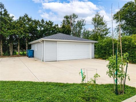6904 Reid Drive Parma Heights OH 44130