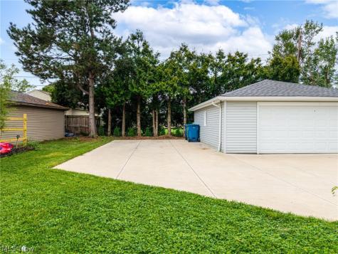 6904 Reid Drive Parma Heights OH 44130