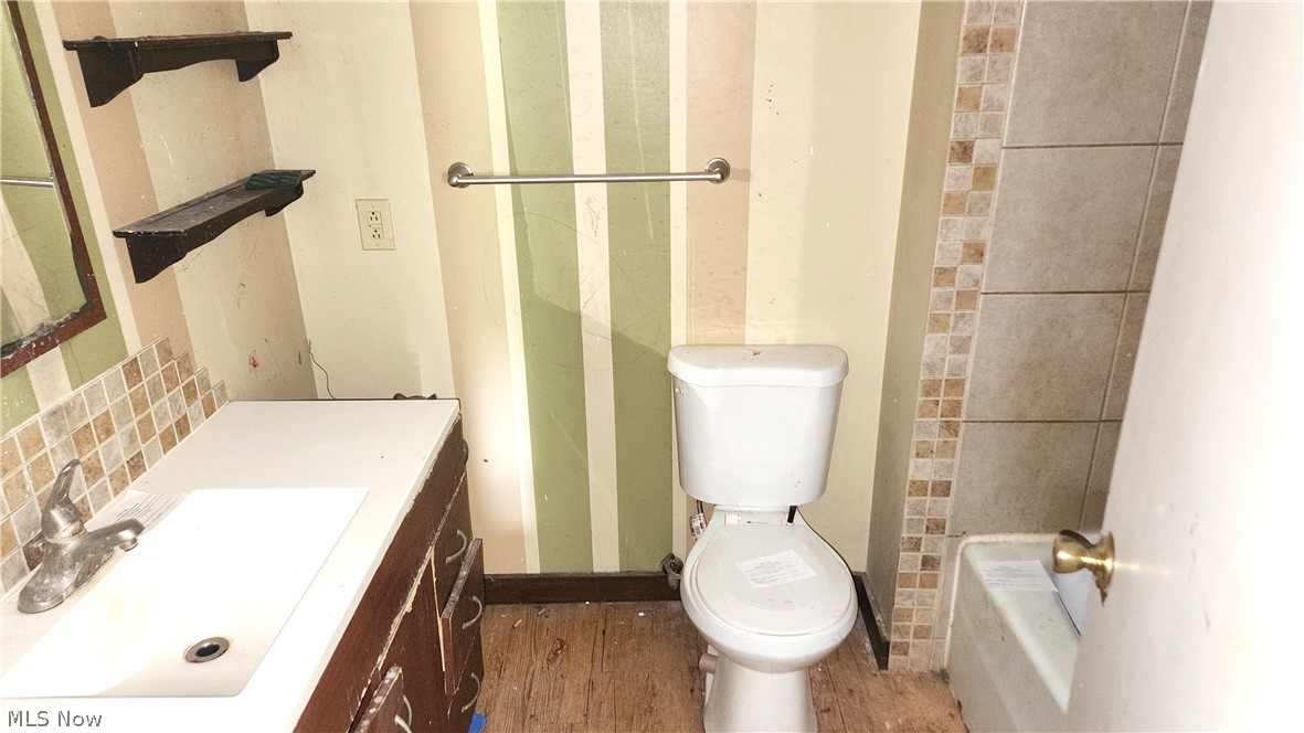17866 Leggett Road Montville OH 44064
