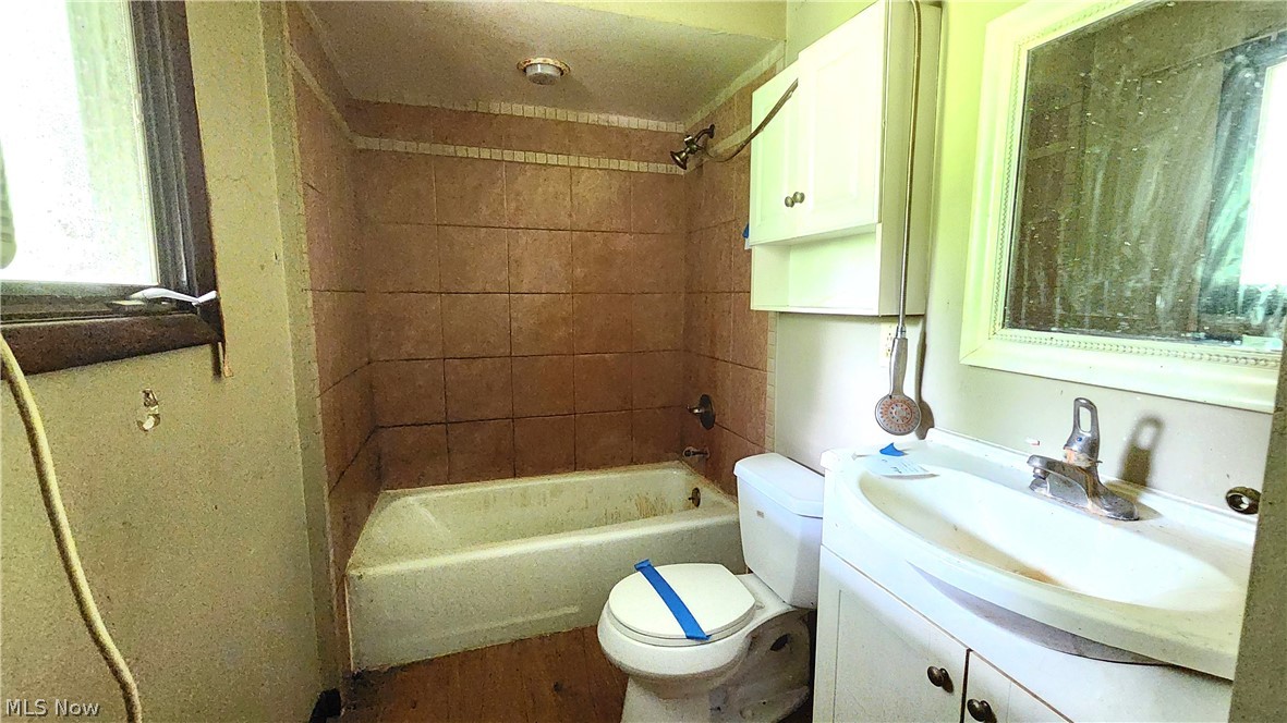 17866 Leggett Road Montville OH 44064