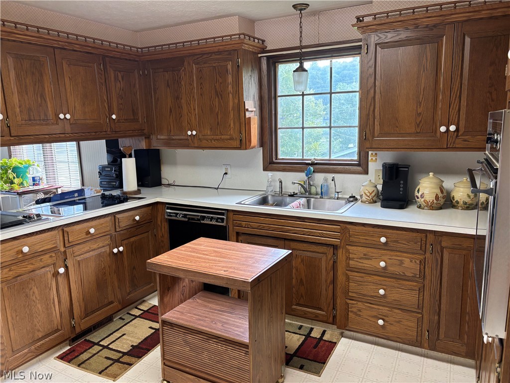 8854 1st Street NE Mineral City OH 44656