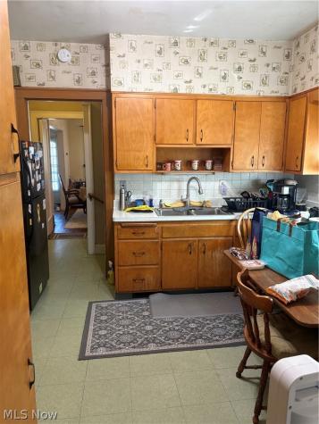 1068 E 98th Street Cleveland OH 44108