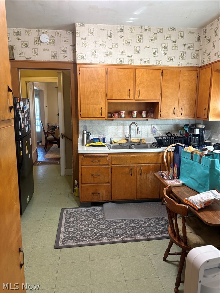 1068 E 98th Street Cleveland OH 44108