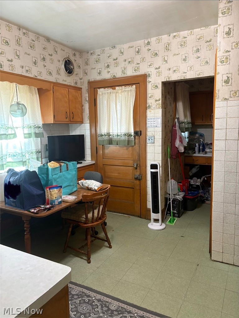 1068 E 98th Street Cleveland OH 44108